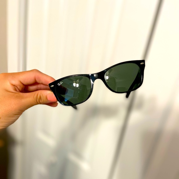 Ray-Ban sunglasses - Picture 2 of 3